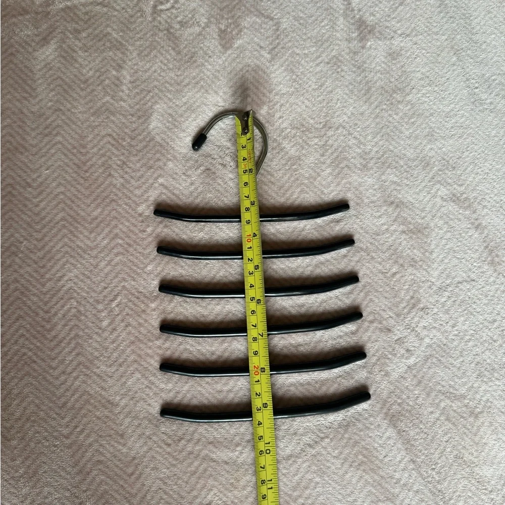 Scarfs/ties/belts hanger